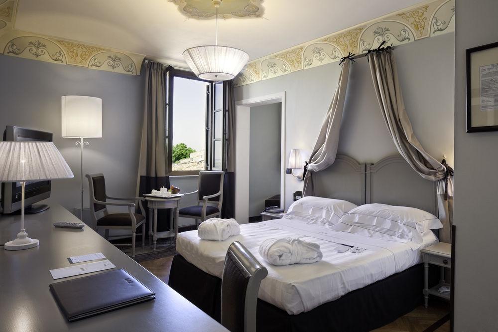 Unahotels Palazzo Mannaioni Toscana 蒙塔约内 外观 照片