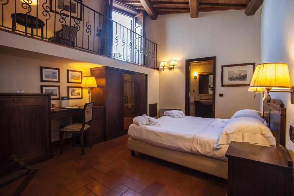 Unahotels Palazzo Mannaioni Toscana 蒙塔约内 外观 照片