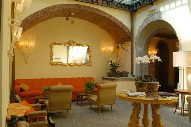 Unahotels Palazzo Mannaioni Toscana 蒙塔约内 外观 照片