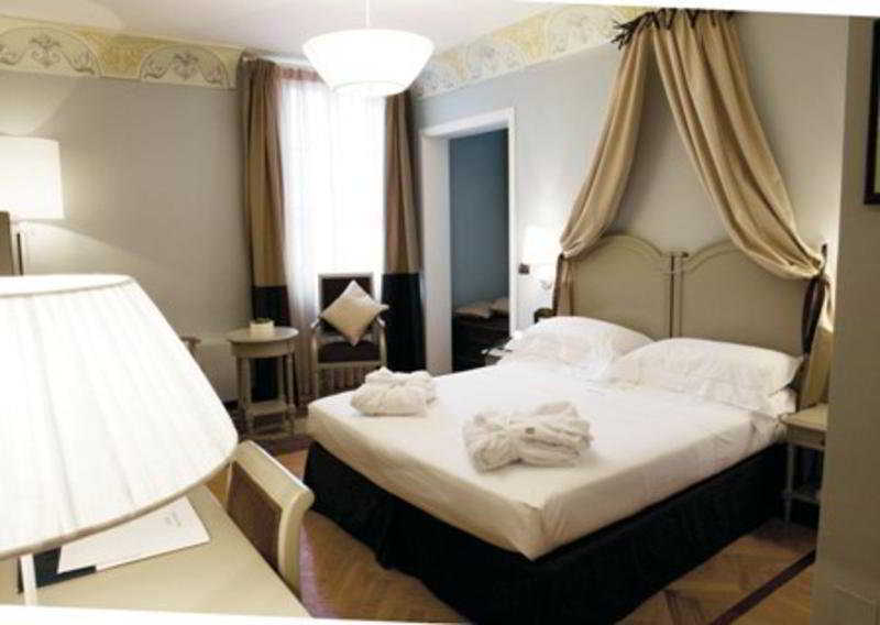 Unahotels Palazzo Mannaioni Toscana 蒙塔约内 外观 照片