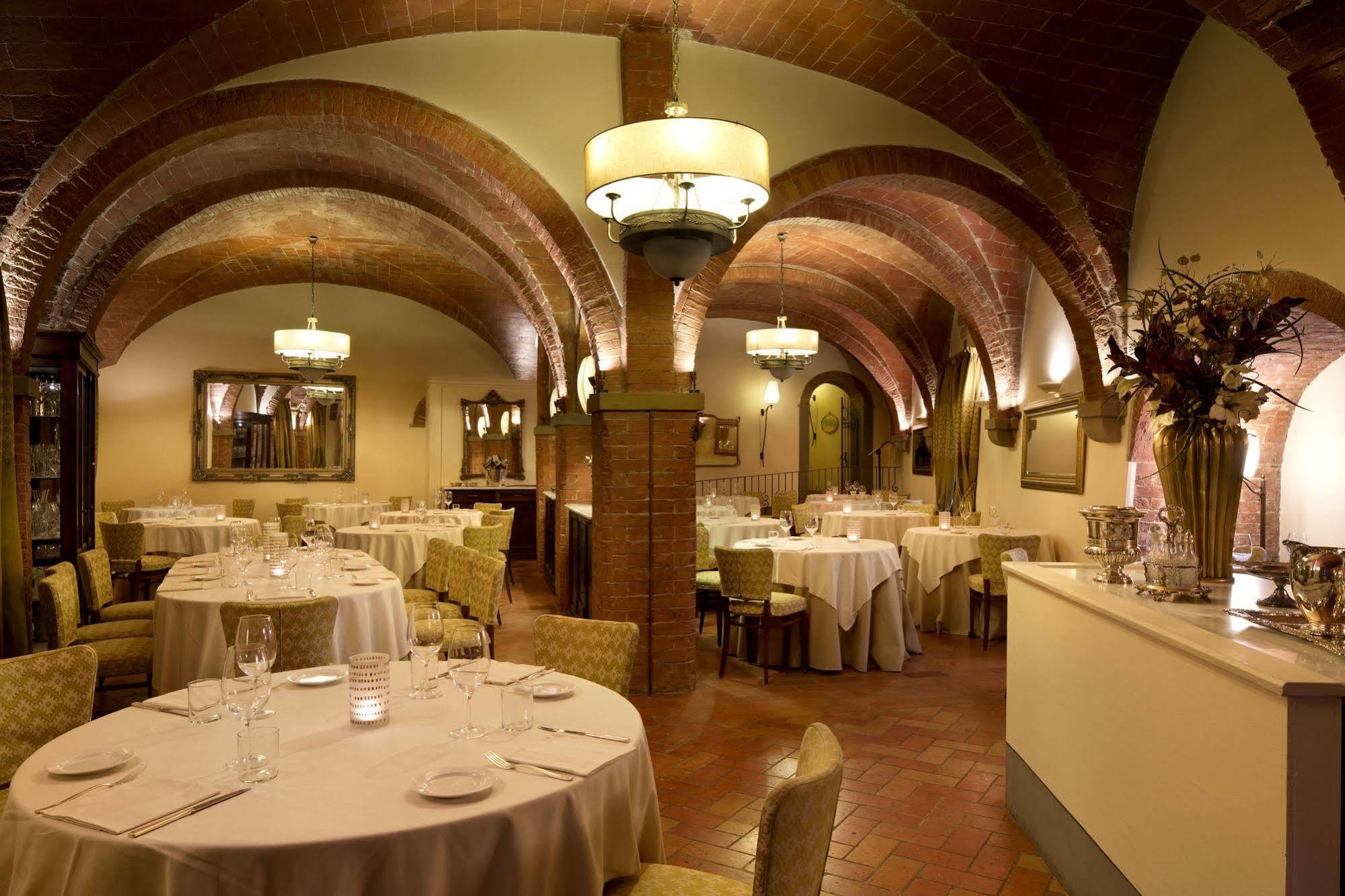 Unahotels Palazzo Mannaioni Toscana 蒙塔约内 外观 照片