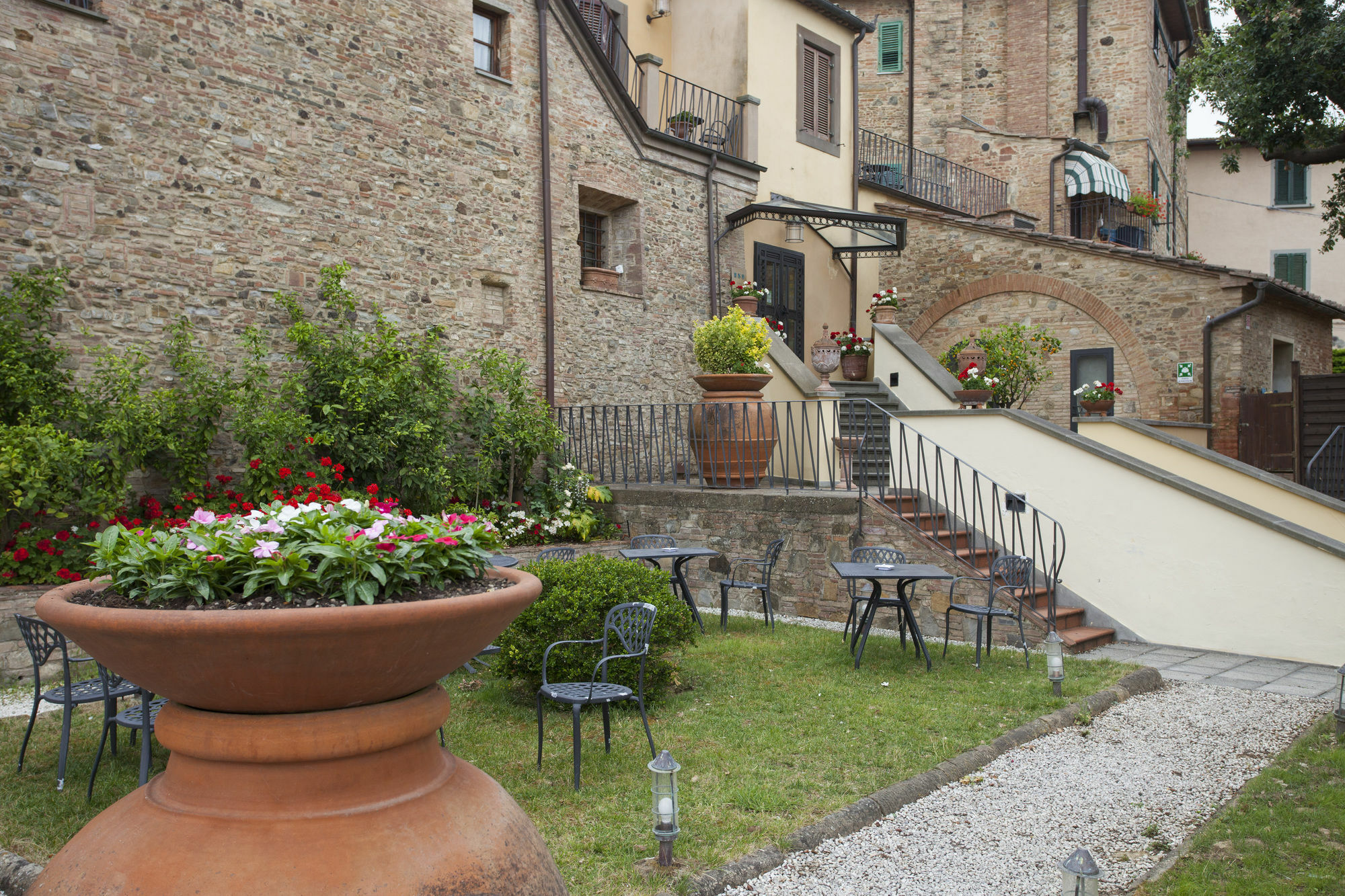 Unahotels Palazzo Mannaioni Toscana 蒙塔约内 外观 照片